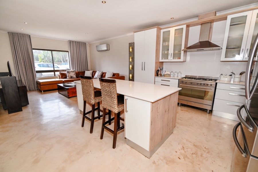 5 Bedroom Property for Sale in Vierlanden Western Cape
